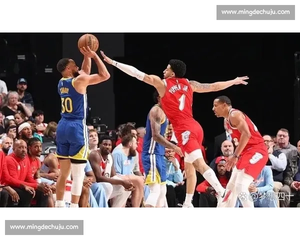 步行者对决热火焦点之战解析季后赛走势与关键球员表现前景预测